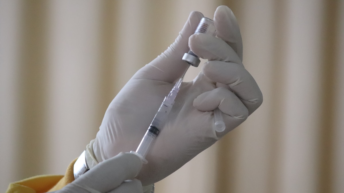Az USA Megváltoztatja a Covid Vakcina Ajánlását Terhes Nők és Egészséges Gyermekek Számára