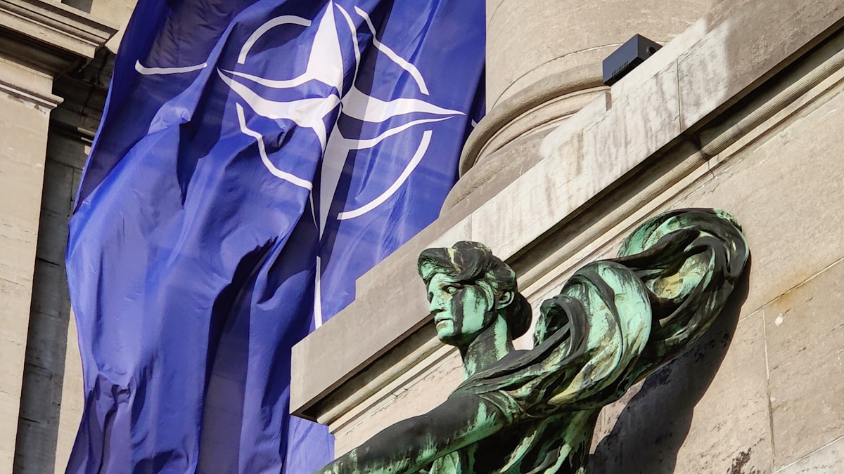 A NATO és Oroszország megítélése a világban 2025-ben