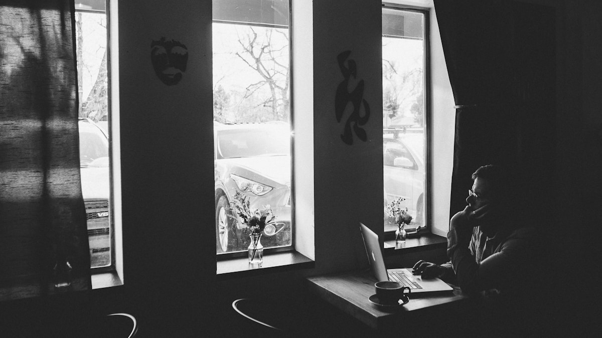 A Munkahelyi Ultimátum: Otthon vagy Iroda?