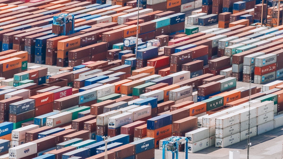 Trump borháborúja és Macron makacs „nem”-je