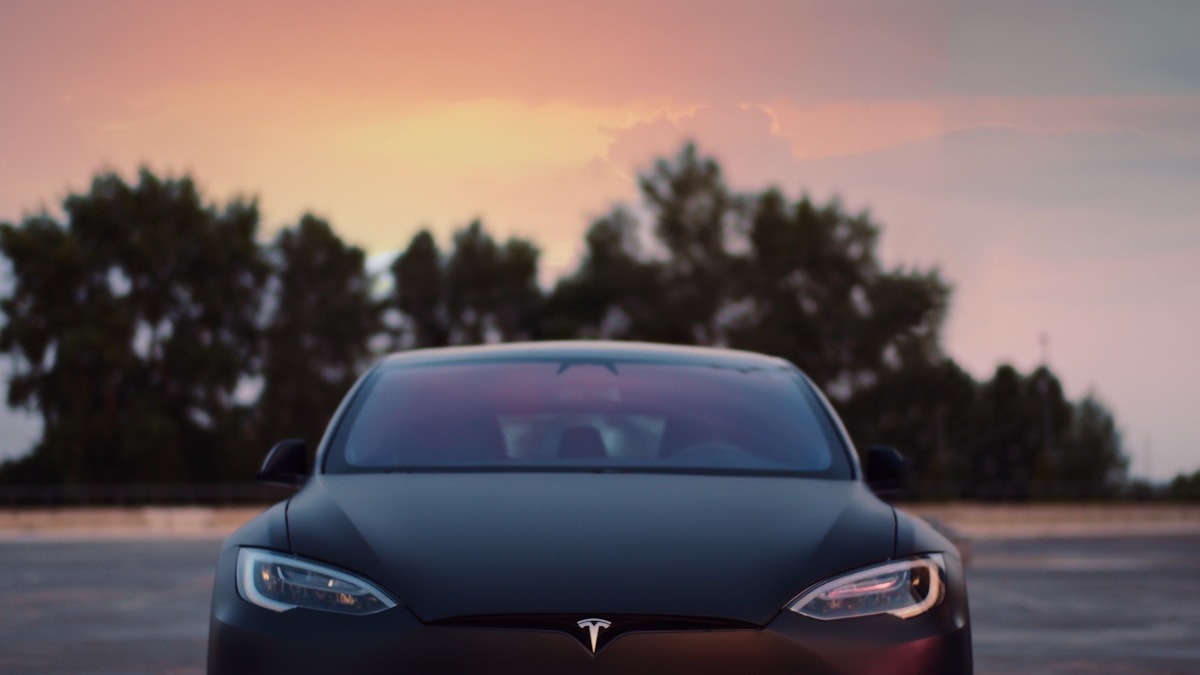 Jay Leno teszteli a Tesla Semi gyártási változatát