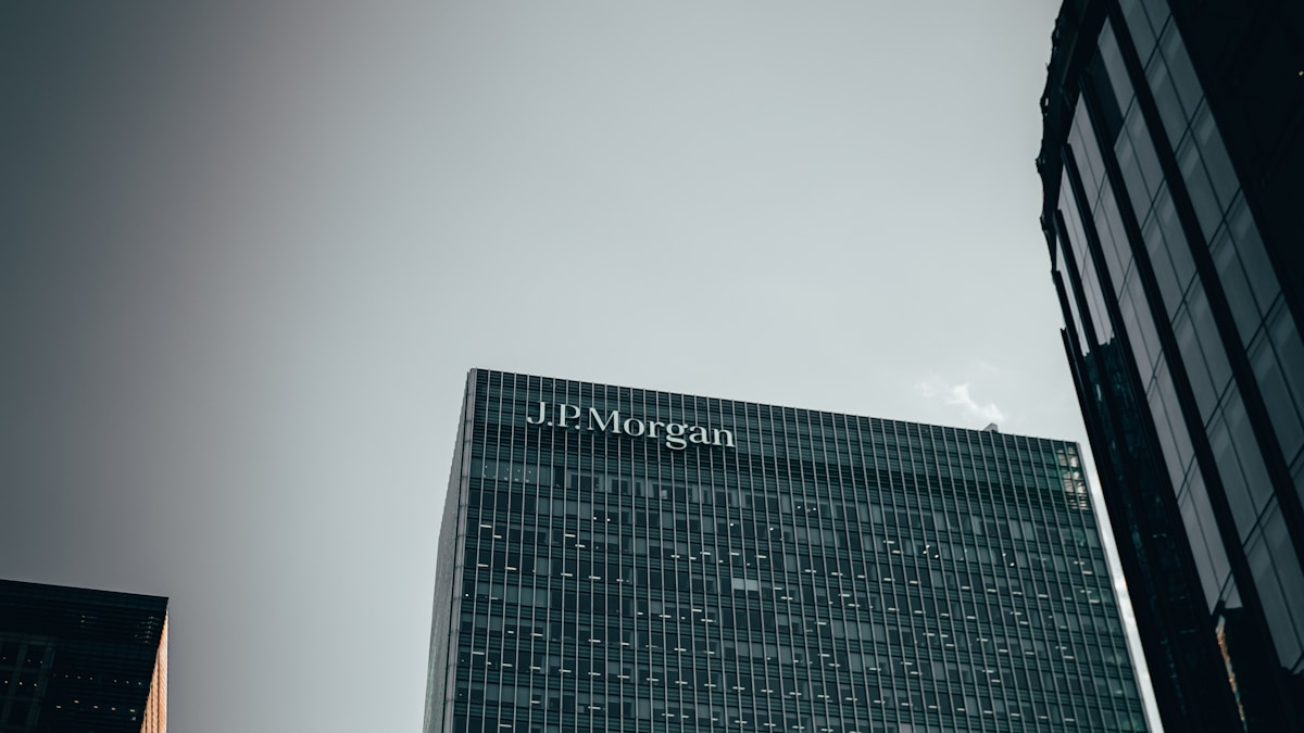 Két férfi a trónért: Ki lesz Jamie Dimon utódja a JPMorgan élén? Két férfi a trónért: Ki lesz Jamie Dimon utódja a JPMorgan élén?