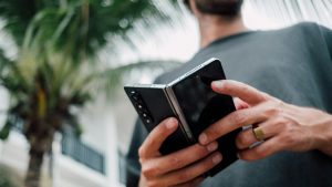 Hajlítható Kijelzők és Dual Screen Eszközök Tervezése CSS Segítségével Hajlítható Kijelzők és Dual Screen Eszközök Tervezése CSS Segítségével